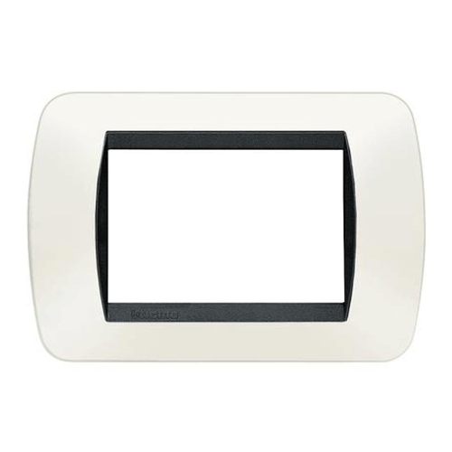Bticino Living International placca 3 moduli bianco L4803PB