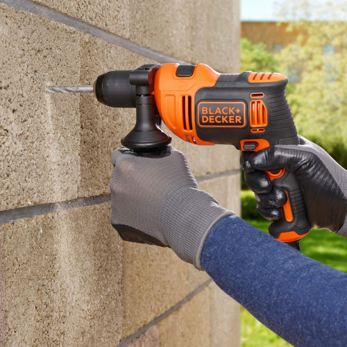 TRAPANO A PERCUSSIONE CON FILO 500W BLACK+DECKER BEH200