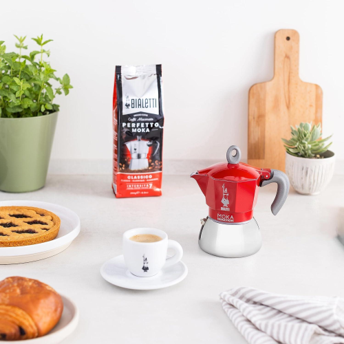 Bialetti Caffettiera Moka Induction, 4 Tazze , Adatta a Tutti i piani cottura, ROSSA