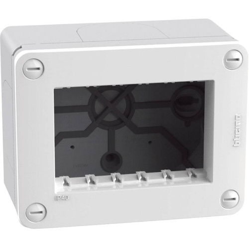 Scatola idrobox Bticino MatixGO 3 moduli IP40 bianca 28403W