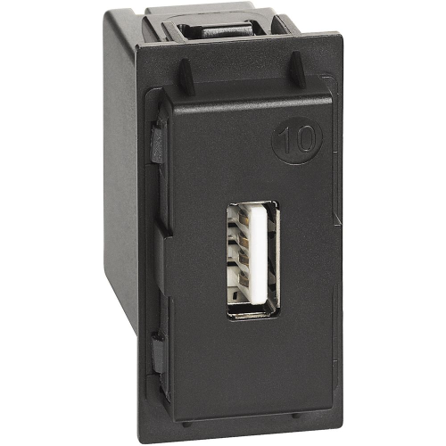 BTicino K4285C1 – Caricatore USB tipo A 5 Vdc 1,5 A, 1 modulo, serie Living Now, alimentazione diretta 110–230 V~.
